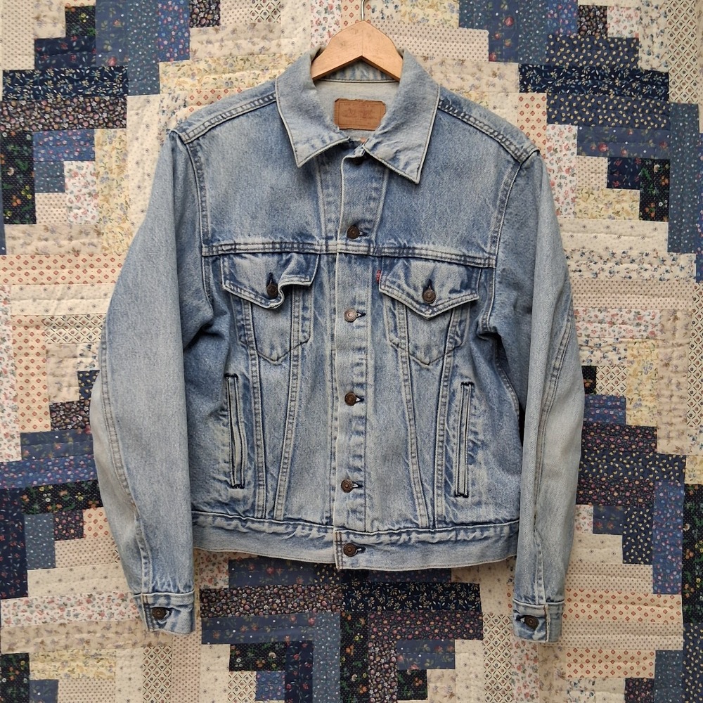 Vintage 80s Levis 70506 0214 Denim Trucker Jacket Made in USA Size 42 / Medium